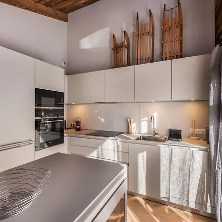 Avec Partage, 5 Chambres, Piscine, Parkings A - Fr-1-569-187