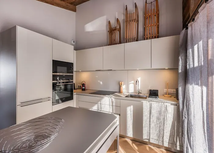 Avec Partage, 5 Chambres, Piscine, Parkings A - Fr-1-569-187